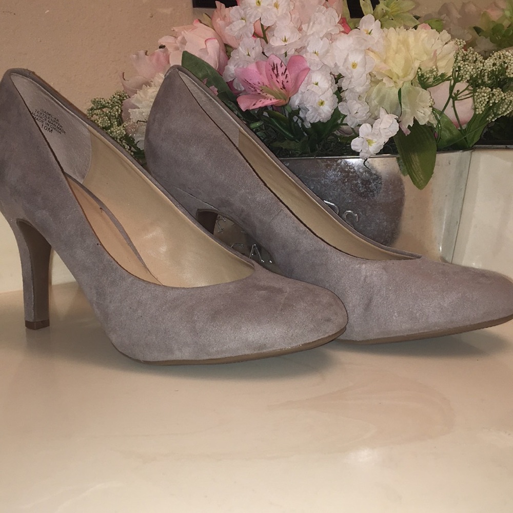 Kelly & Katie Isabel pump in grey (10)